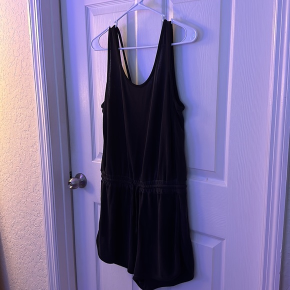 Athleta Serenity Romper Size Medium - Picture 3 of 5